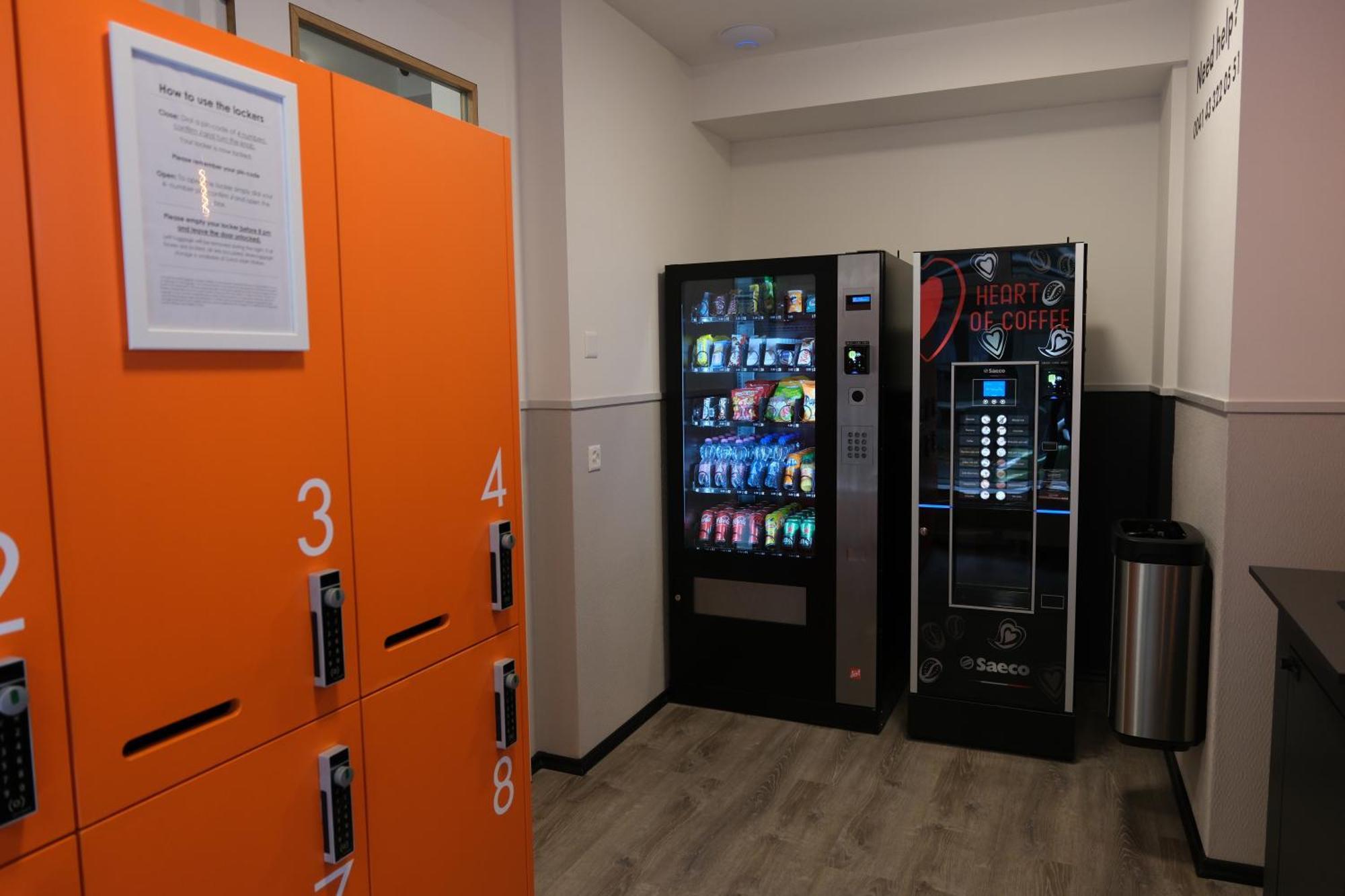 Easyhotel Zuerich Main Station Bagian luar foto