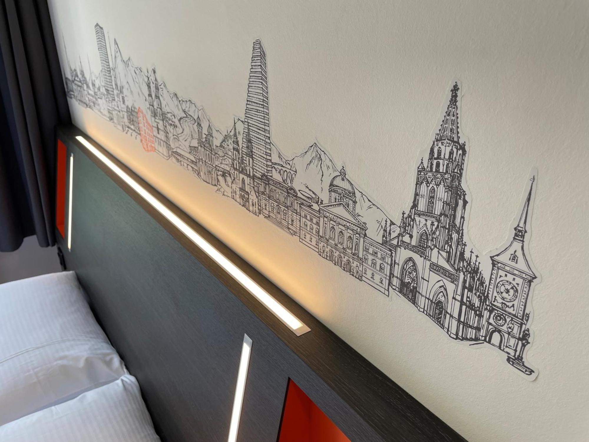 Easyhotel Zuerich Main Station Bagian luar foto