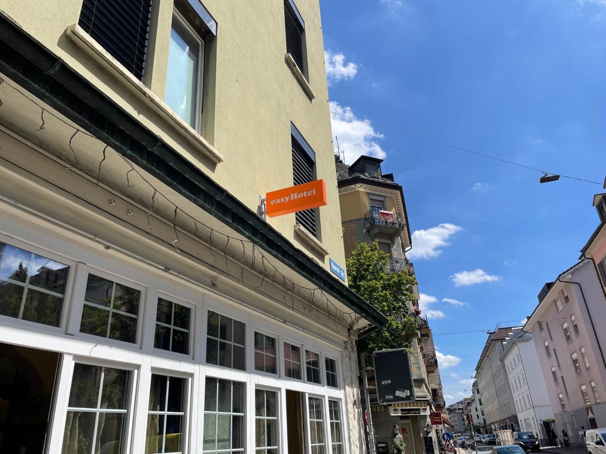 Easyhotel Zuerich Main Station Bagian luar foto