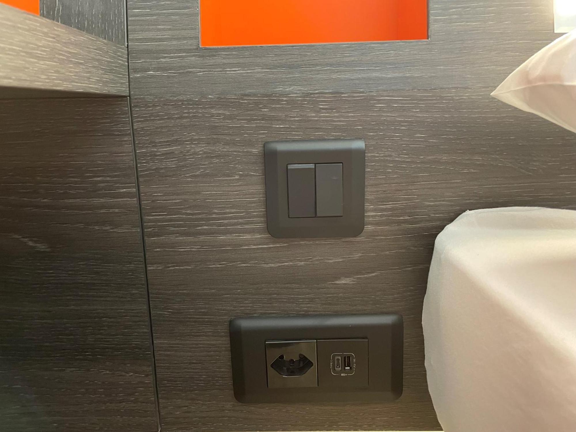 Easyhotel Zuerich Main Station Ruang foto